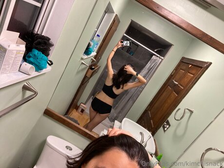 beautiful teen onlyfans nude image