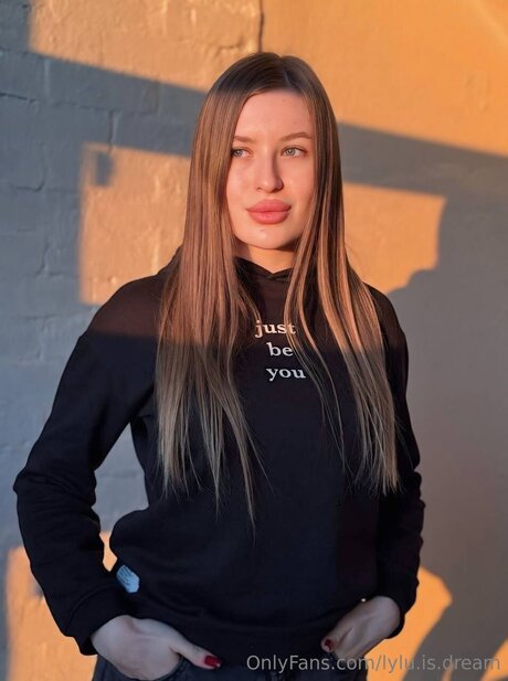 Lily Karamelka adult model galleries