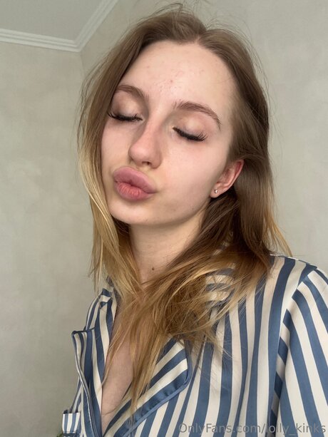 Lolly Kinks model beautiful images