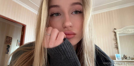 Lolly Kinks art model gallery