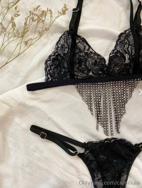 Camiilula naked pornstar pics