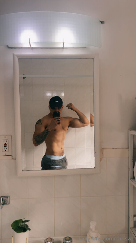 Chriswo beautiful model image