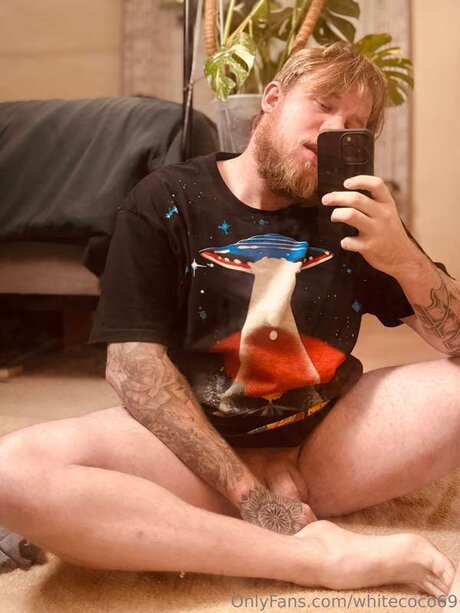 Whitecoco69 erotic pornstar photo