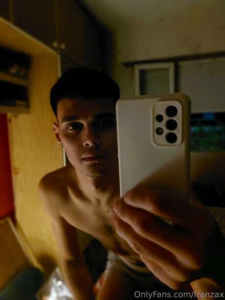 Franzax top model photo