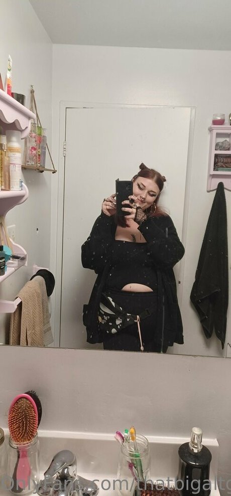 thatbigaltgirl pornstar erotic picture