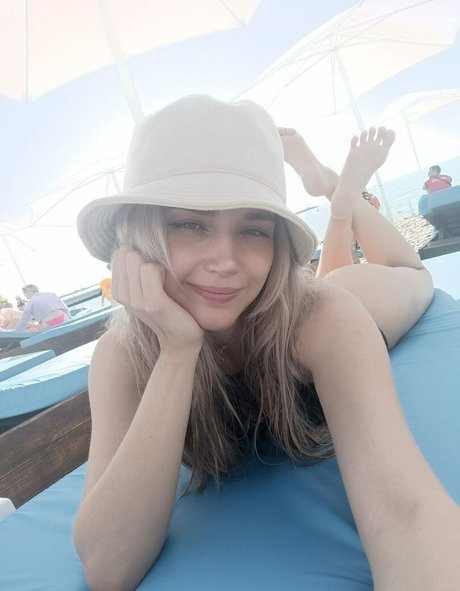 AlinaNaMeli naked pornstar pictures