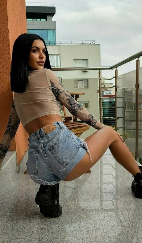 skylarcharm model xxx gallery