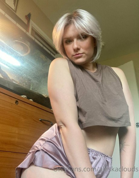 alaskaclouds hot actress img