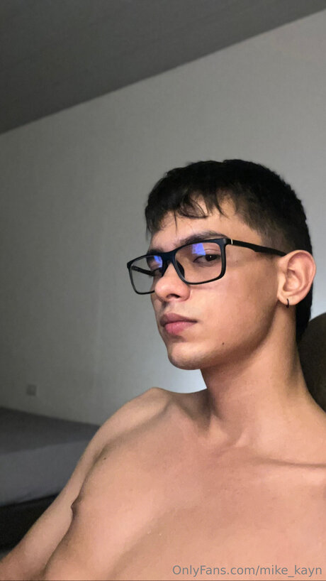 Mike Kayn model adult img