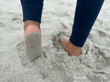 Berry Datbrat sexy model photo