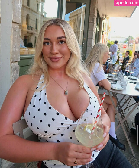 chloetharle model pretty gallery