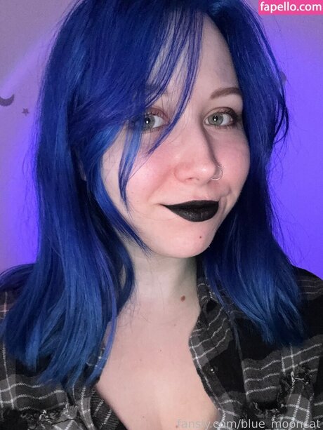 Blue Mooncat exclusive actress photos