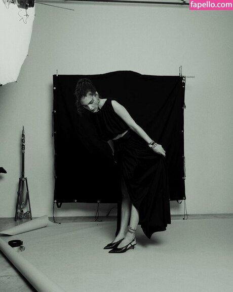 J lia Konrad hot actress archive