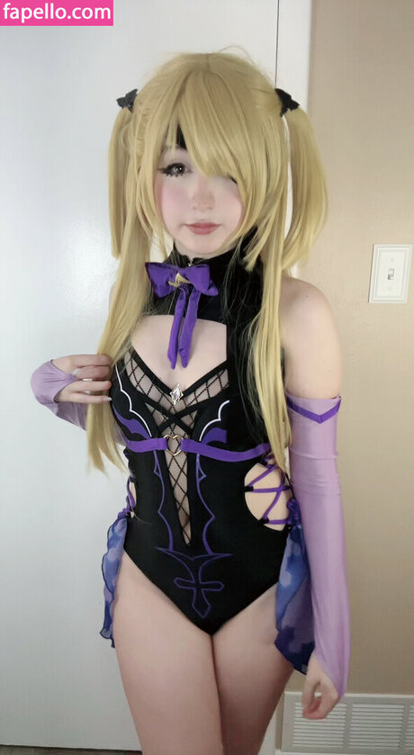 mewingava nude actress pics