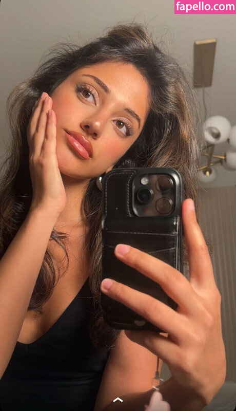 melodymelowo model beautiful pictures