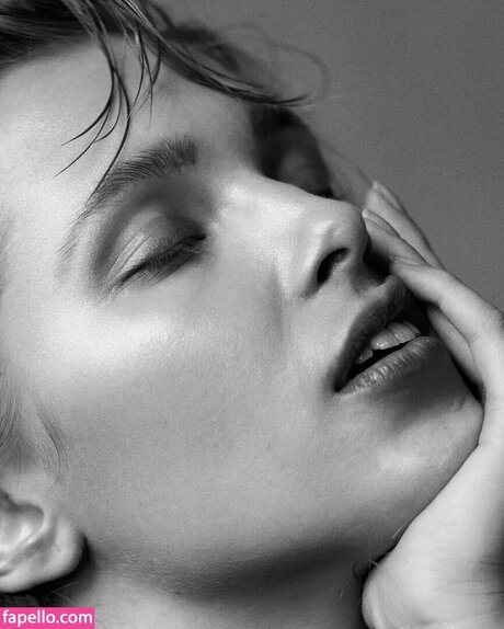 beautiful japanese onlyfans hot naked images