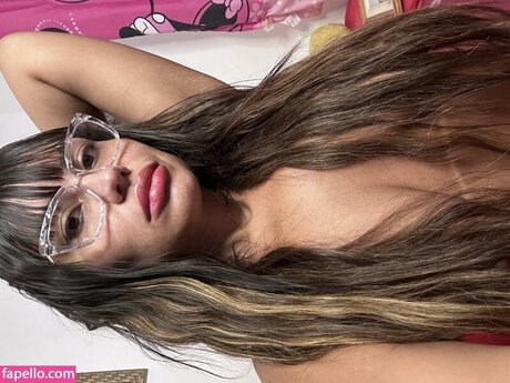 Renatinhaninfo1 nude model archive