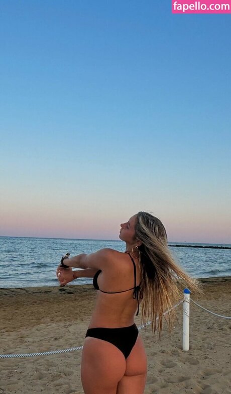 Iris Vallaranii star beautiful pictures