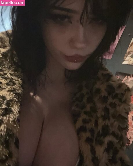 beautiful teen onlyfans exclusive picture