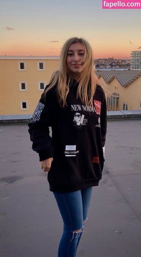 Chlo Matt actress galleries