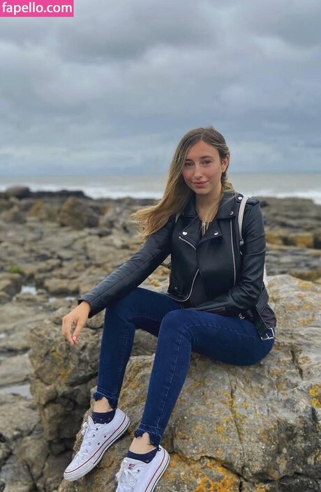 Chlo Matt pornstar top photo