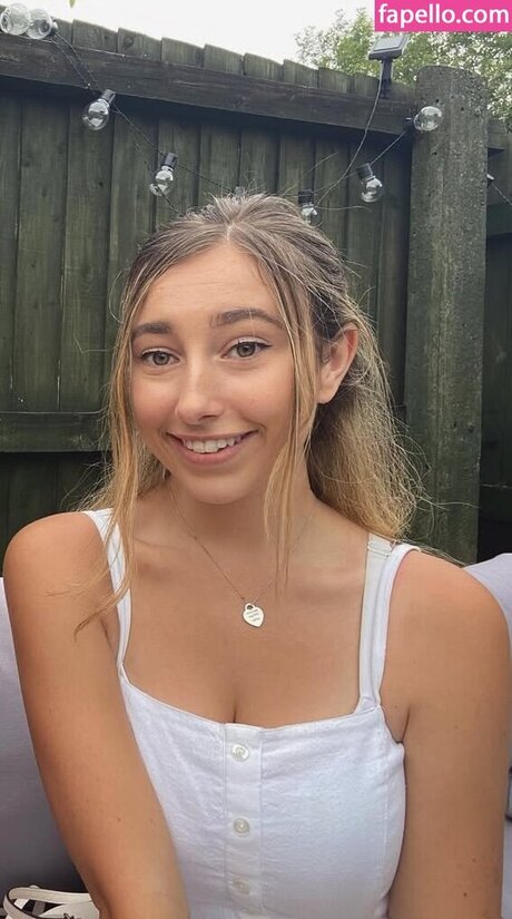 Chlo Matt hd model image