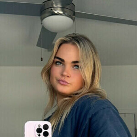 Ellesweats model sex galleries