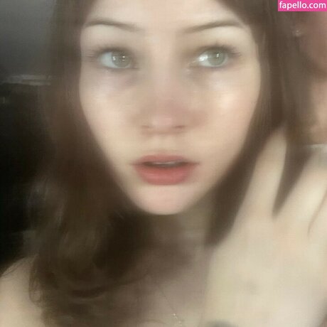 Ella Woolsey model beautiful img