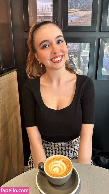 social media influencer onlyfans sexy nude picture