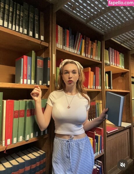 Serena Skybourne sex pornstar picture