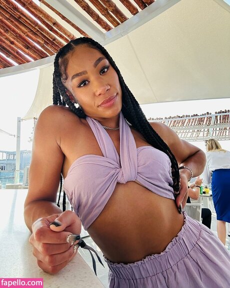 Alycia Baumgardner beautiful actress image