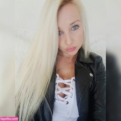 Amber Koltzow Bastick model nice photo