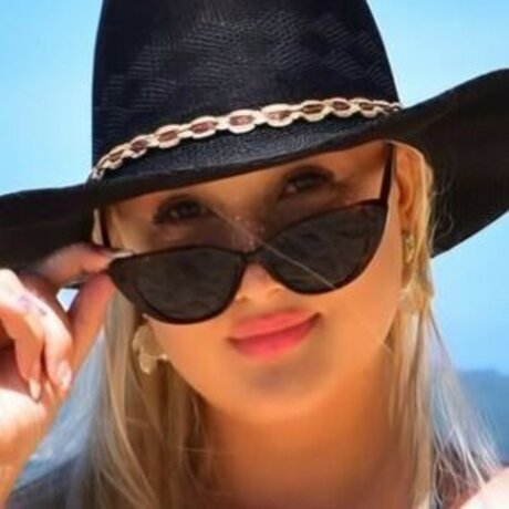 Amber Koltzow Bastick star best picture