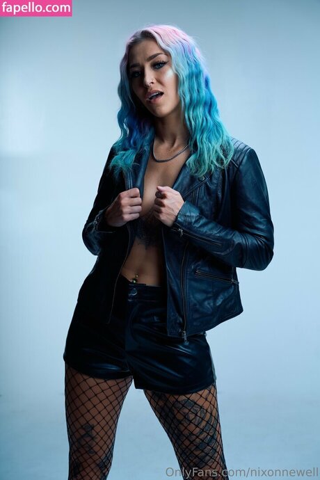 Nixonell star sexy pic