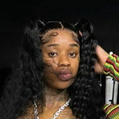 Sexxy Red erotic model photos