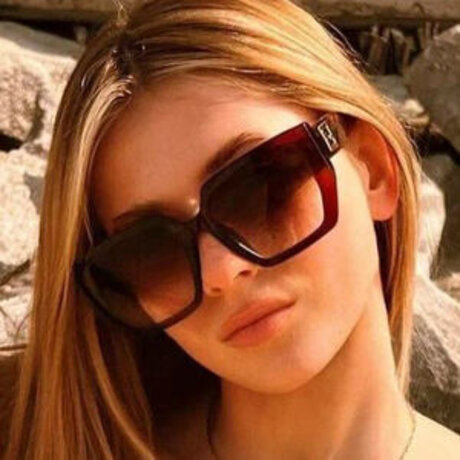 Roxie W giel model perfect img