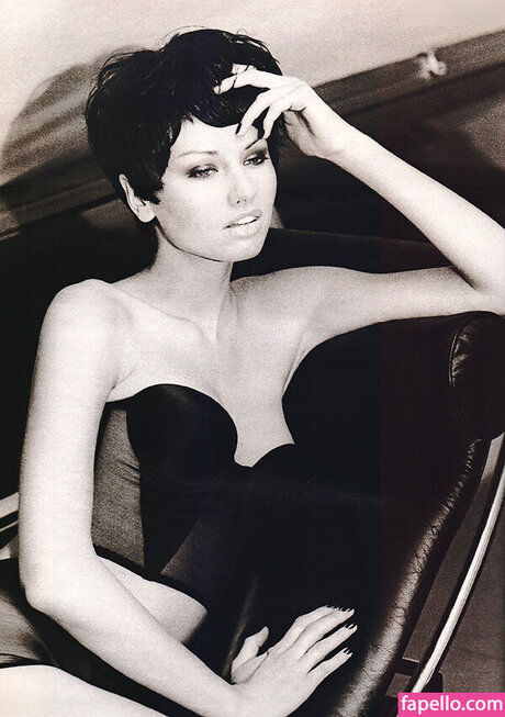 Adriana Karembeu star img