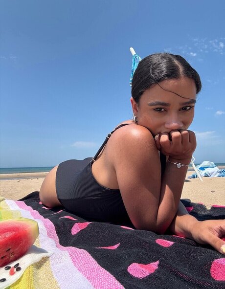 imnotsidnee nudes actress photo