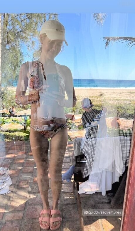 bikini onlyfans sexy pic