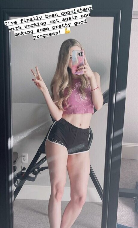 Dizzy Kitten beautiful model photos