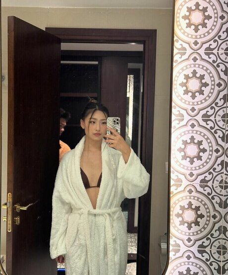 electrician onlyfans art nude gallery