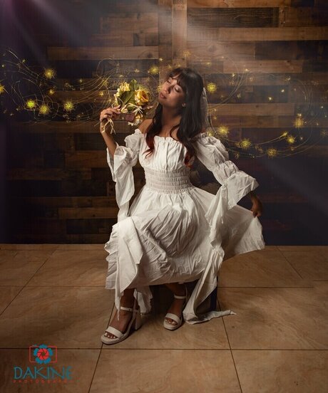 Salina Barajas pretty model pics