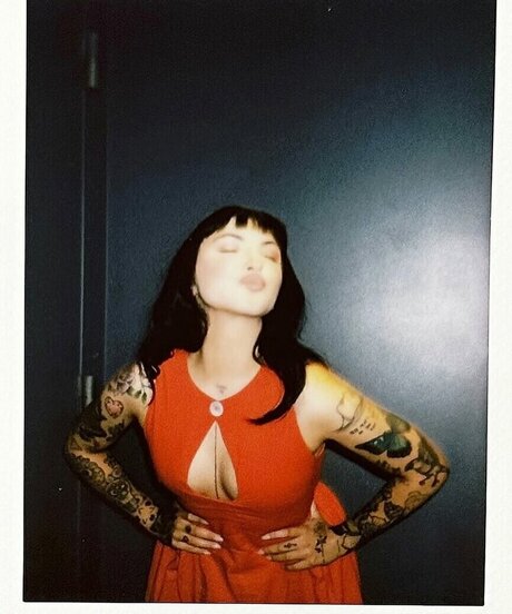 Julia Michaels pretty actress photos