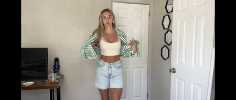 fat pawg onlyfans adult picture