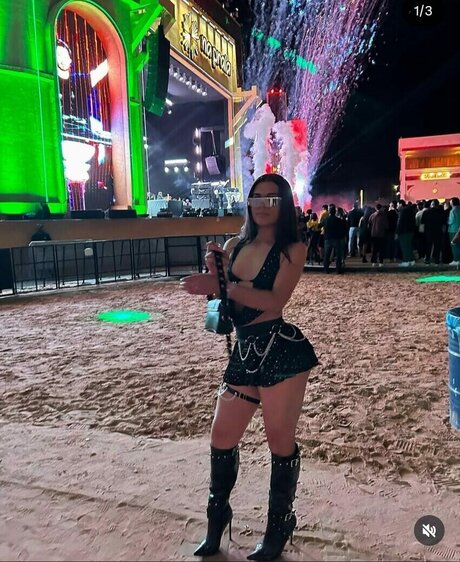 Daniele Souza hd actress pic