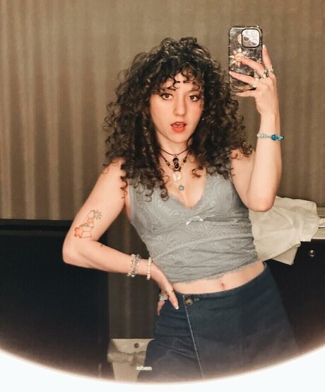 Melody Portnoy actress img