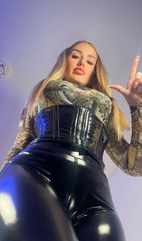 GoddessKiraGold star xxx img