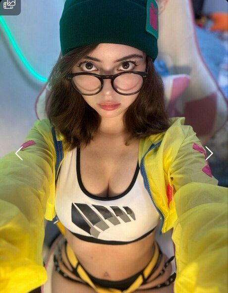 young asian onlyfans sexy xxx pics