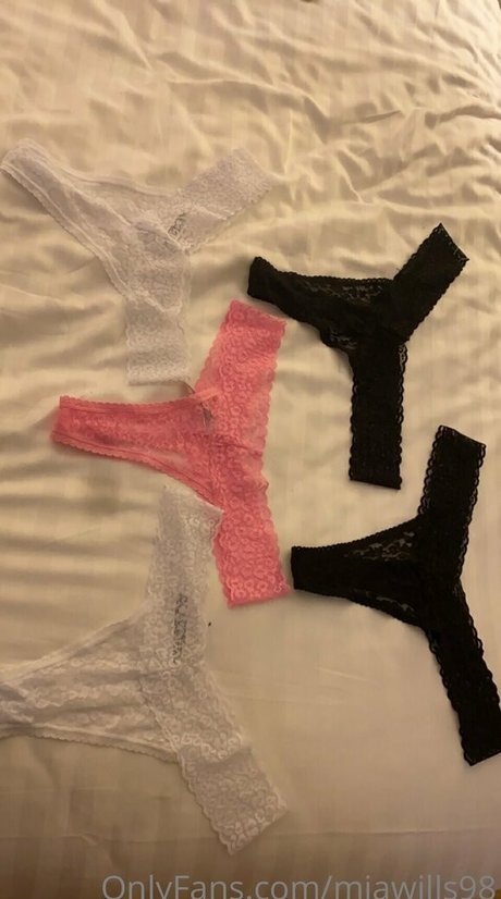 miawills98 model adult img