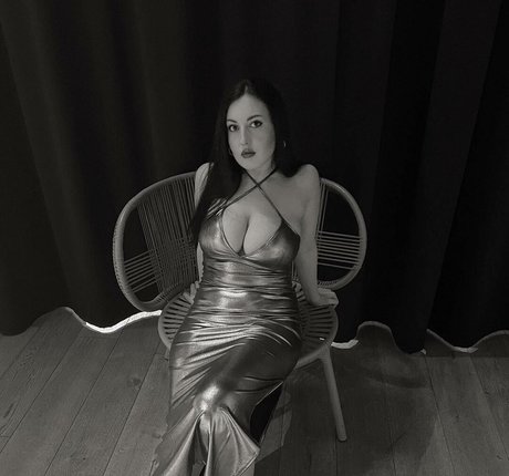 gtnlmts pornstar naked pic